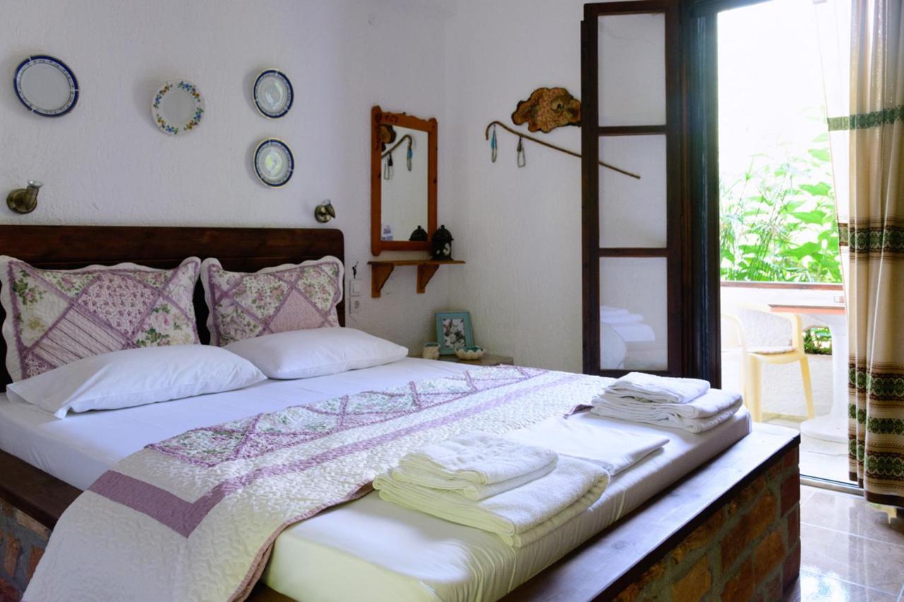 Spiros Rooms Panormos  Екстер'єр фото